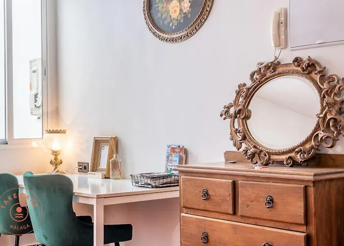 Beautiful Flat Near Plaza Merced
