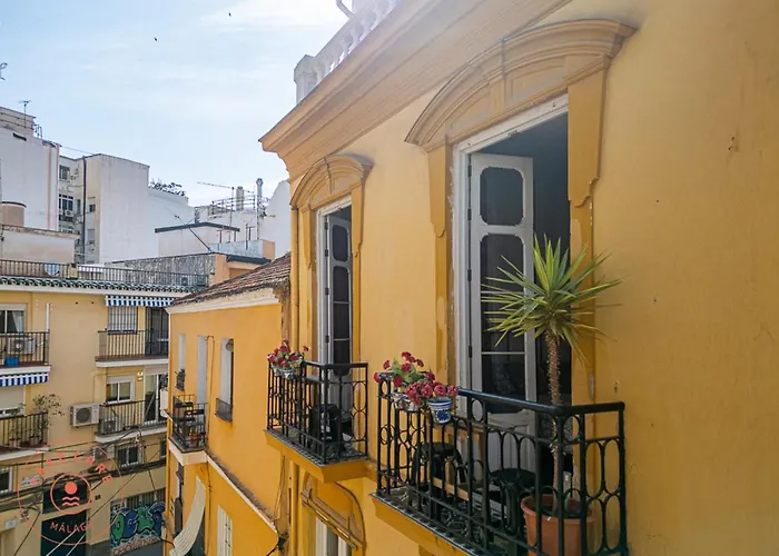 Beautiful Flat Near Plaza Merced